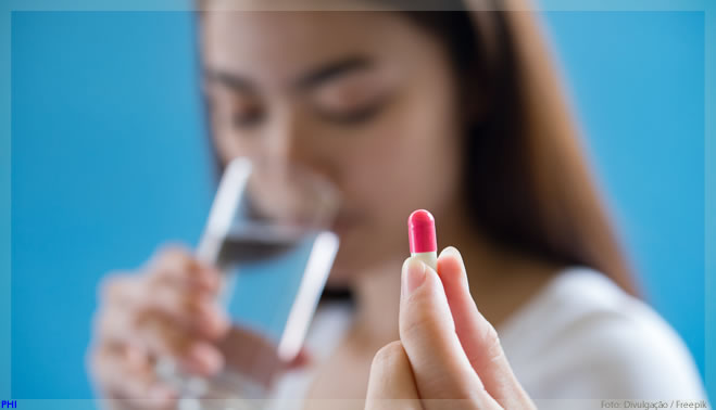 Anvisa emite alerta sobre os perigos da automedicação