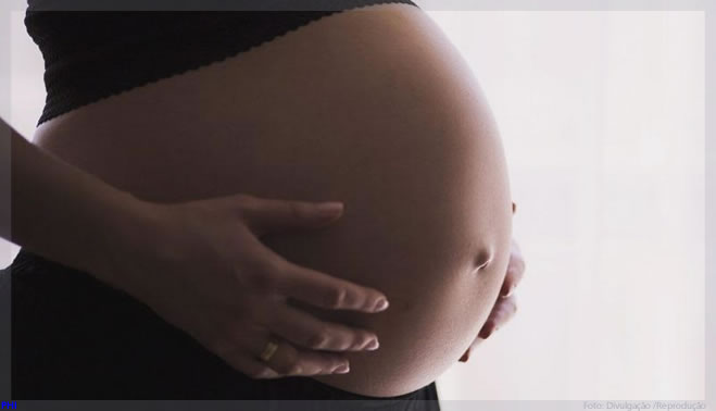 Novas recomendações sobre a vacinação de COVID-19 para mulheres grávidas no Reino Unido